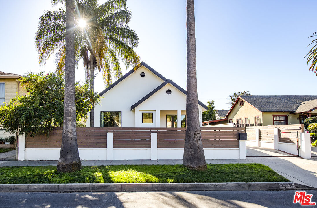 Property Photo:  3274 Garden Ave  CA 90039 