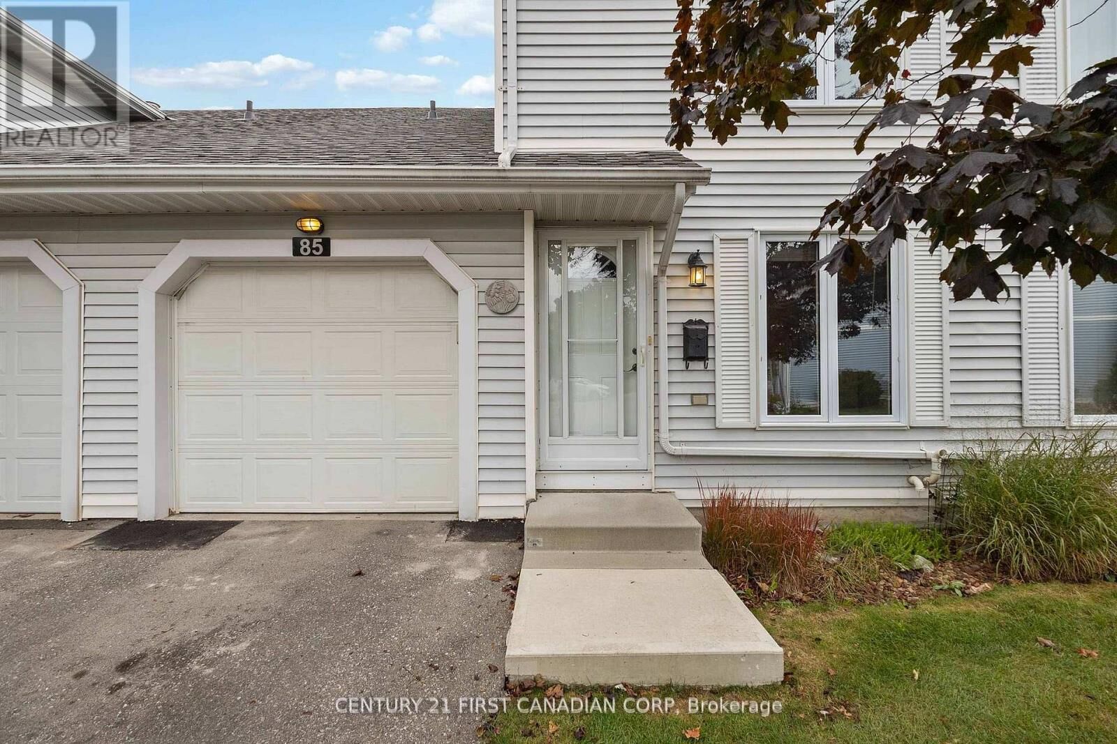 Property Photo:  120 Centre Street 85  ON N6J 4X4 