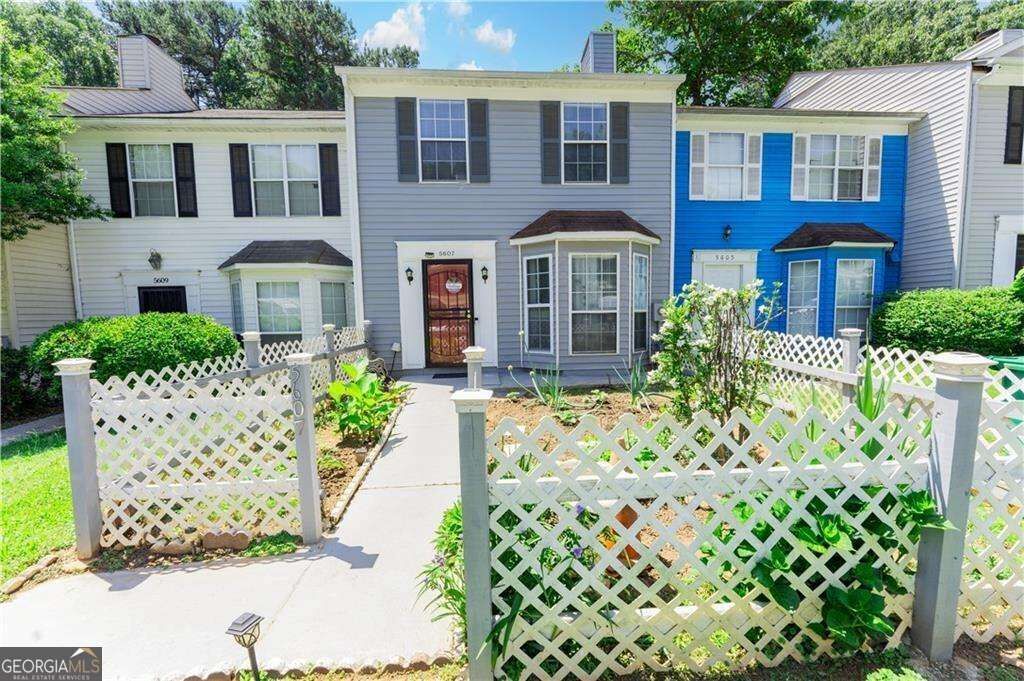 Property Photo: 5607 Stonington Trace Parkway GA 30087