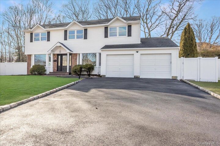 Property Photo:  20 Shirley Court  NY 11725 