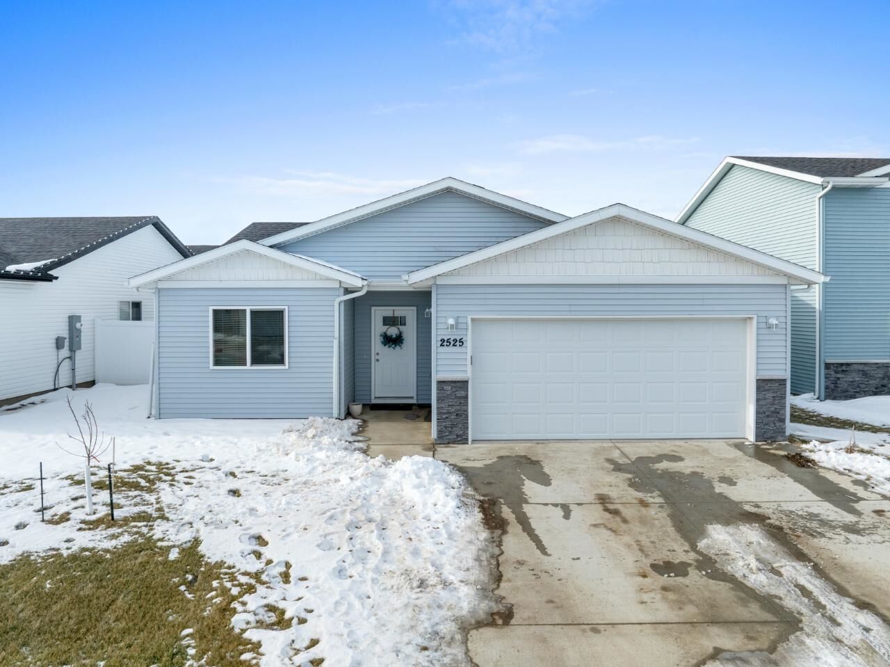 Property Photo:  2525 Ivory St  ND 58703 