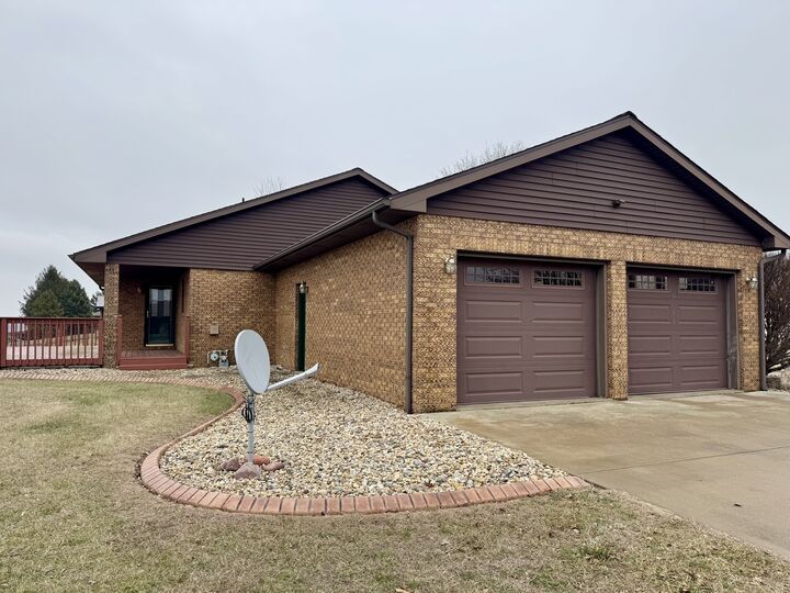 Property Photo: 304 Staley Drive IL 61752