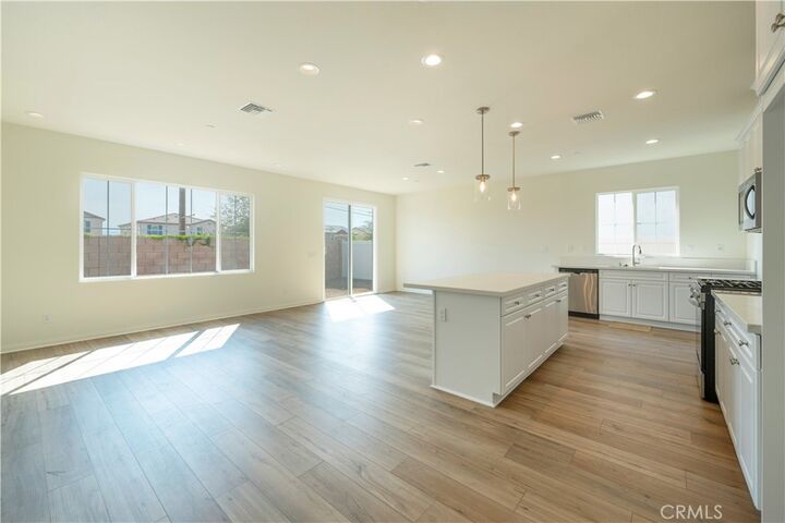 Property Photo:  9654 Honeyberry Ln  CA 92508 