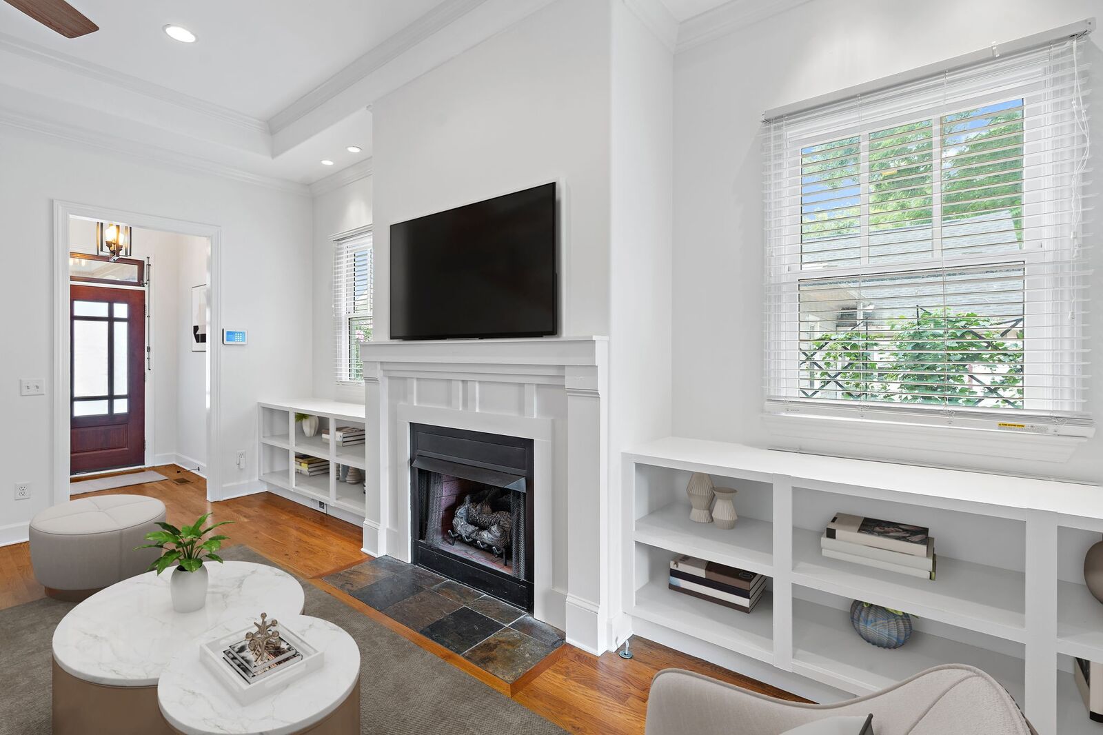 Property Photo: 221 Treutland Ave TN 37207