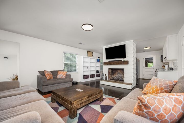 Property Photo: 201 Bermuda Dr TN 37214