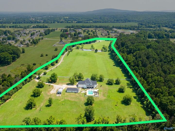 Property Photo:  386 St Clair Drive  AL 35761 