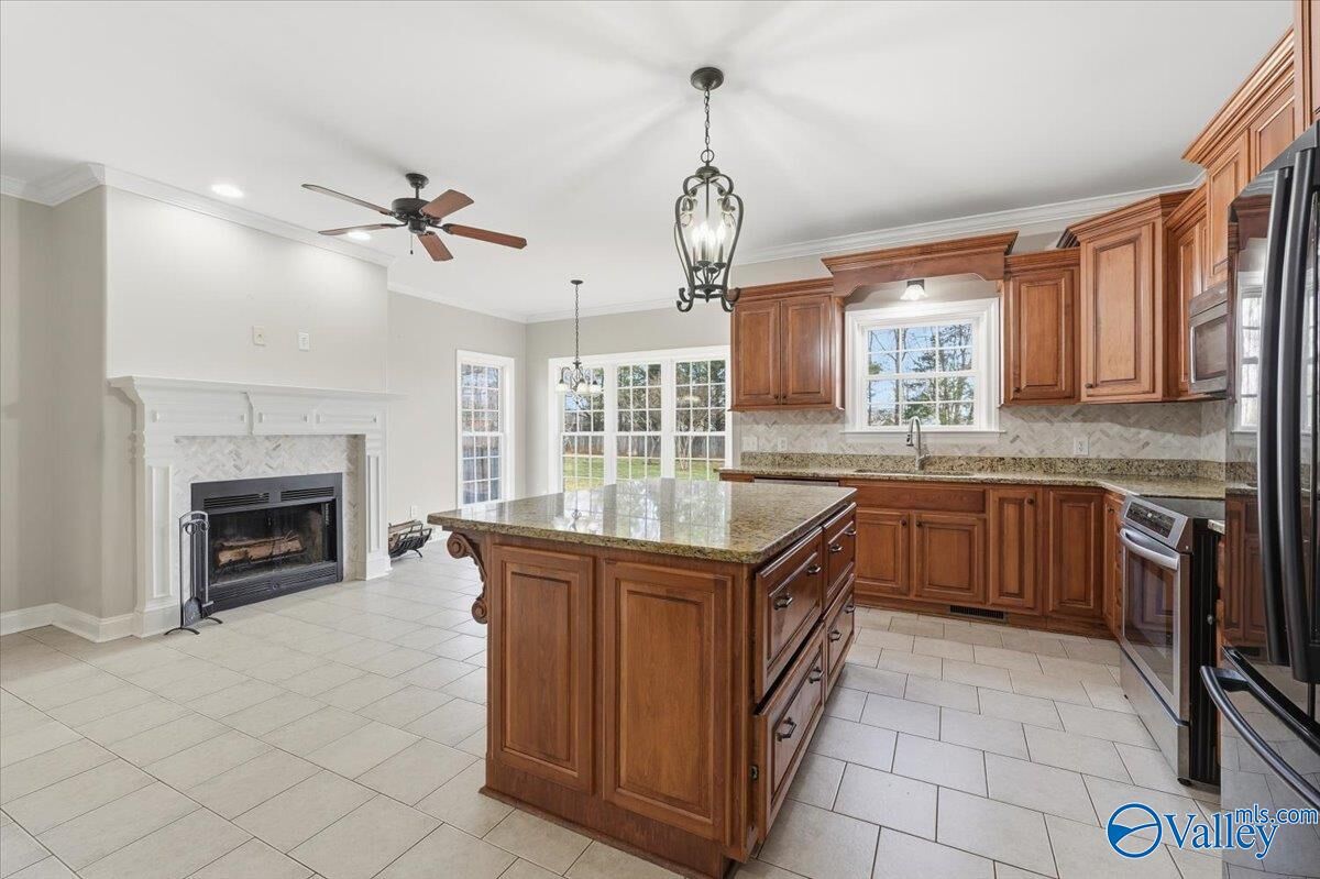 Property Photo:  215 Slater Court  AL 35811 