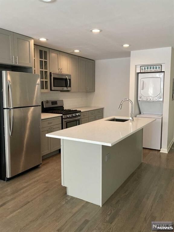 Property Photo:  748 Mainsail Lane 748  NJ 07094 