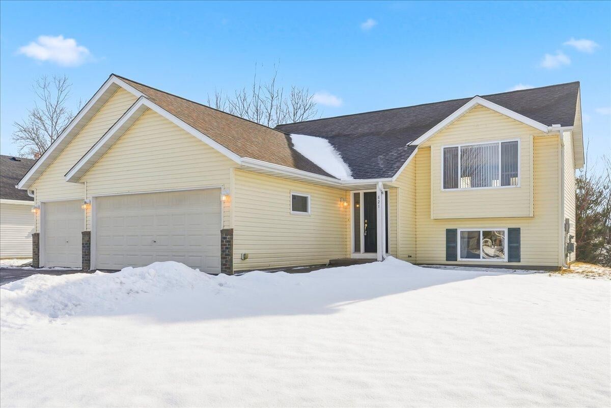 Property Photo:  821 River Terrace  WI 54021 