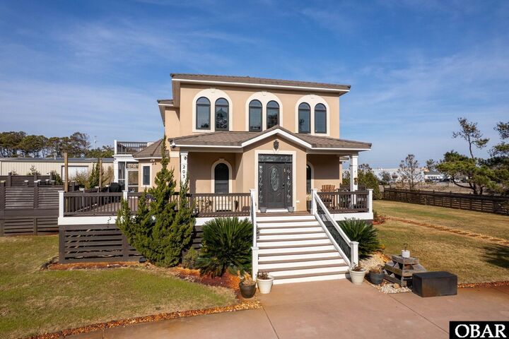 Property Photo: 203 W Carolinian Circle NC 27959