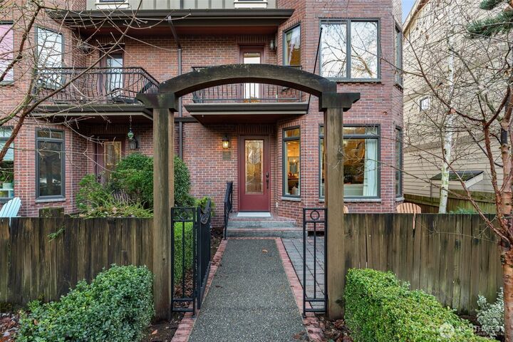 Property Photo:  115 W Kinnear Place  WA 98119 