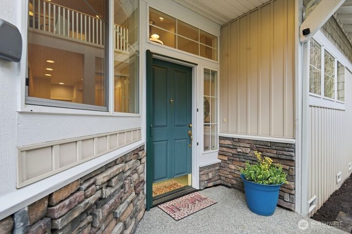 Property Photo:  120  Newport Way NW 9  WA 98027 