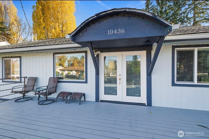 Property Photo:  10436  11th Avenue SW  WA 98146 