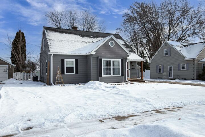 Property Photo:  1910 N Lawe Street  WI 54911-3417 