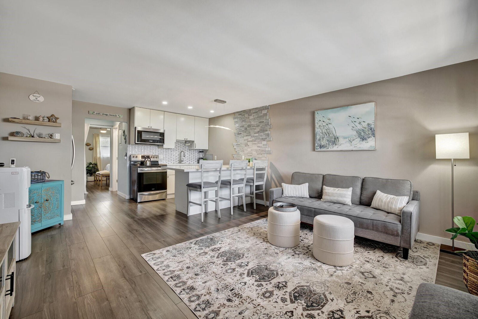 Property Photo: 2081 NE 56th Street 207 FL 33308