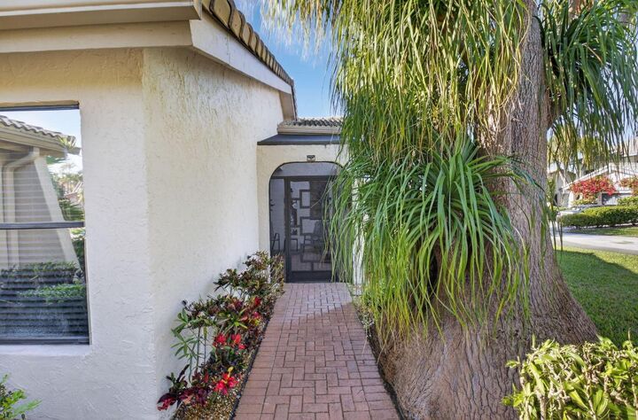 Property Photo:  5743 Lakeview Mews Circle  FL 33437 