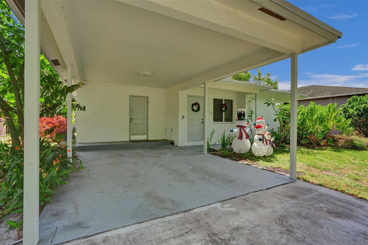 Property Photo:  1590 NW 7th Lane  FL 33060 