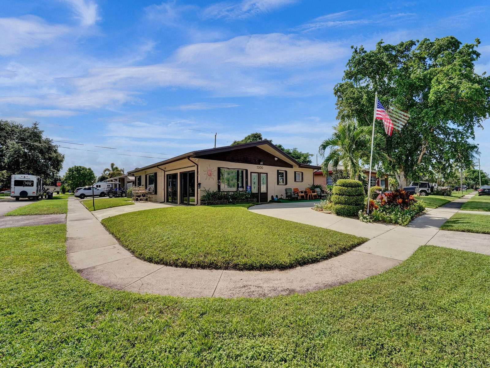 Property Photo:  7300 Allen Drive  FL 33024 