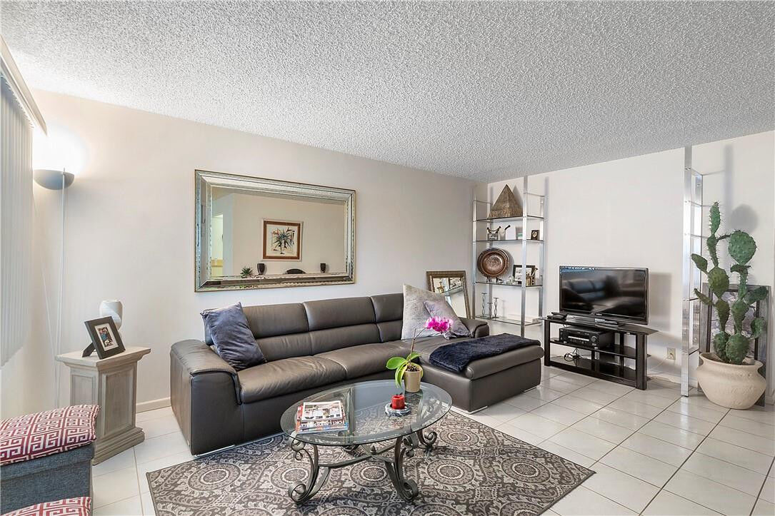 Property Photo:  301 SW 135th Avenue 113C  FL 33027 