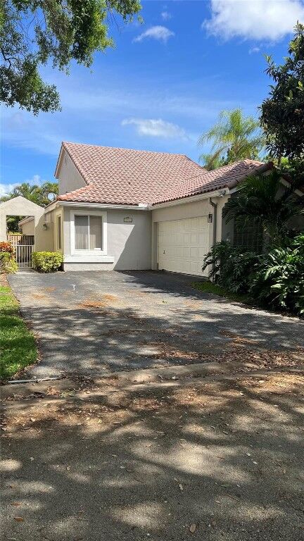 Property Photo:  10061 NW 5th Street  FL 33324 