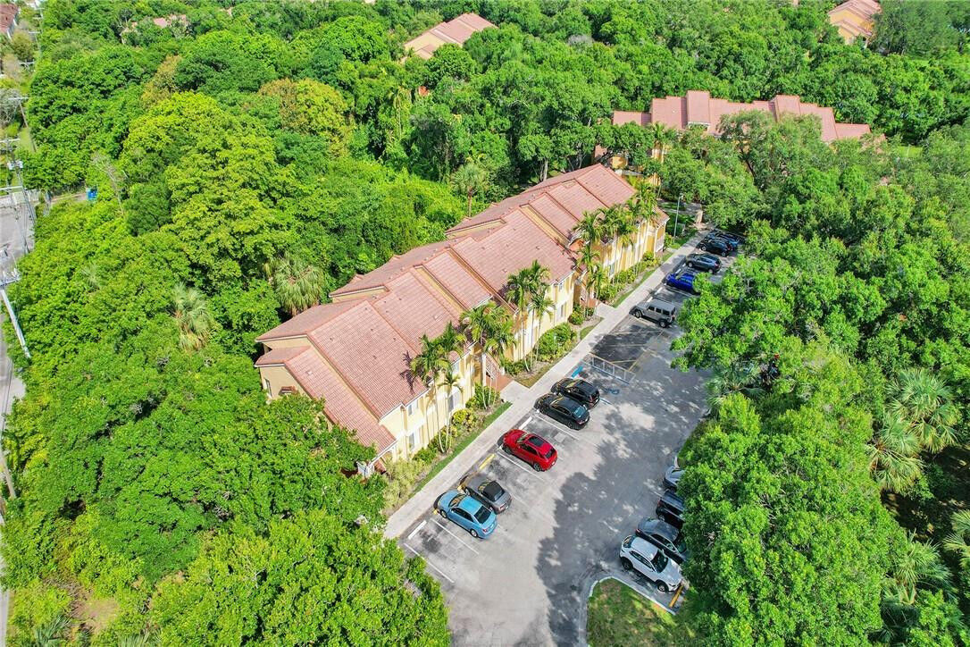 Property Photo:  2300 NW 33rd Street 905  FL 33309 