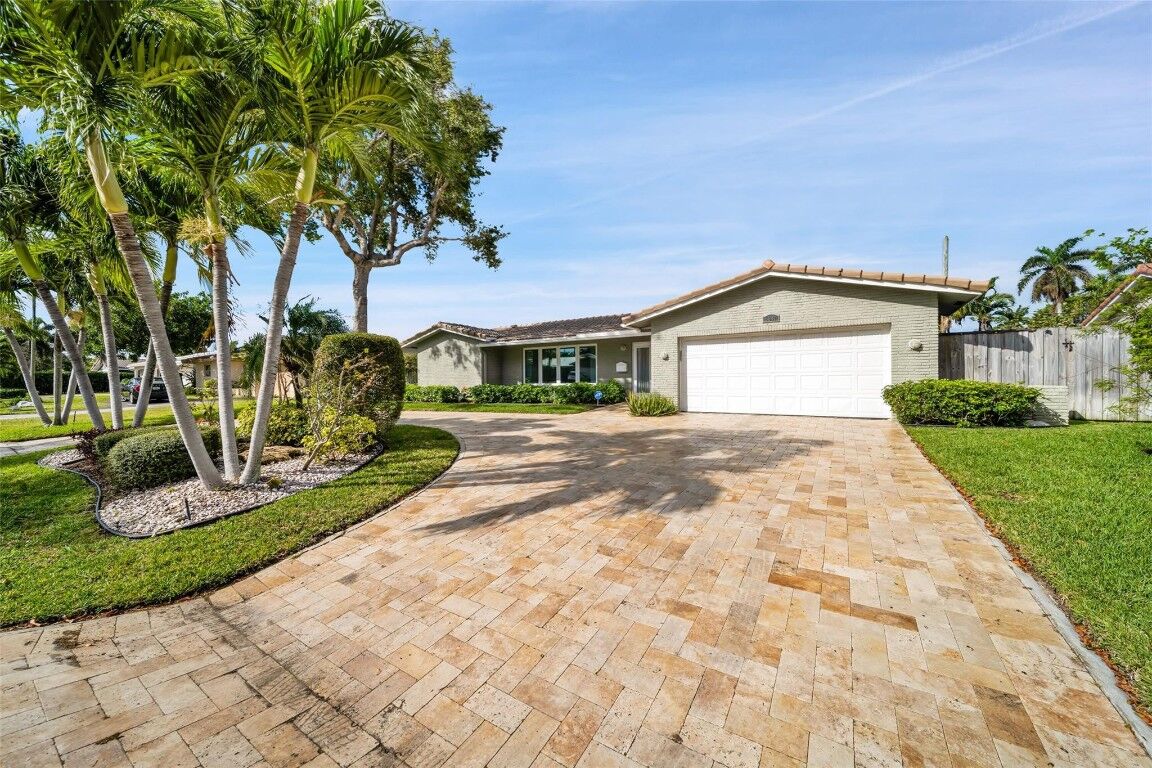 Property Photo:  5841 NE 20th Avenue  FL 33308 