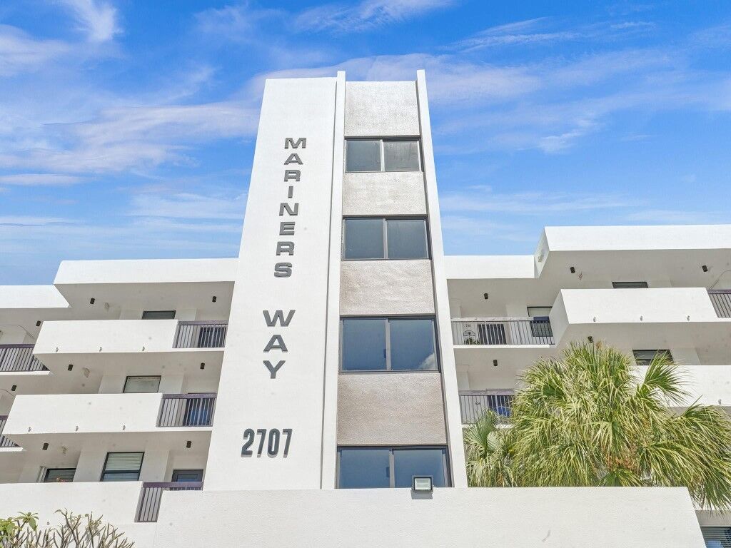 Property Photo:  2707 NE 14th Street Causeway 501  FL 33062 