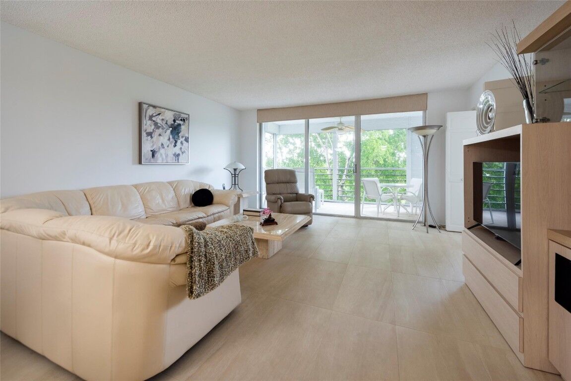 Property Photo:  804 Cypress Grove Lane 501  FL 33069 