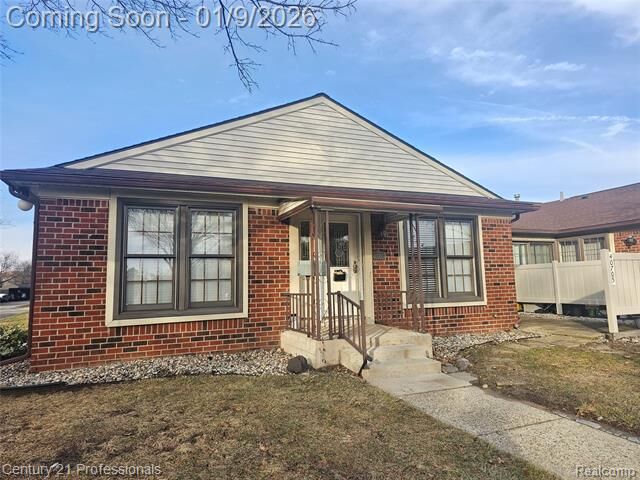 Property Photo:  40705 Newport Drive  MI 48170 