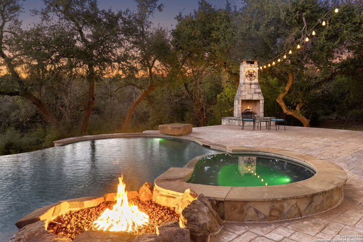 Property Photo:  1041 Homestead Ridge  TX 78132 