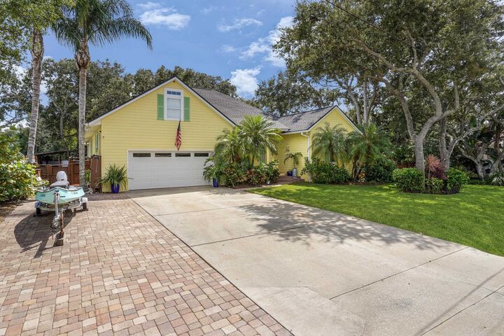 Property Photo: 509 Twentieth St FL 32084