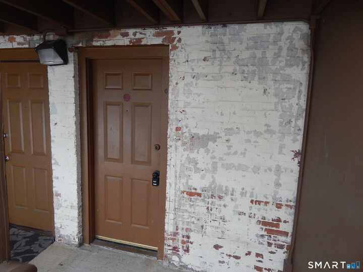 Property Photo: 76 Van Block Avenue 6-A CT 06106