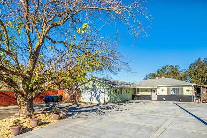 Property Photo:  2423 I Street  CA 95673 