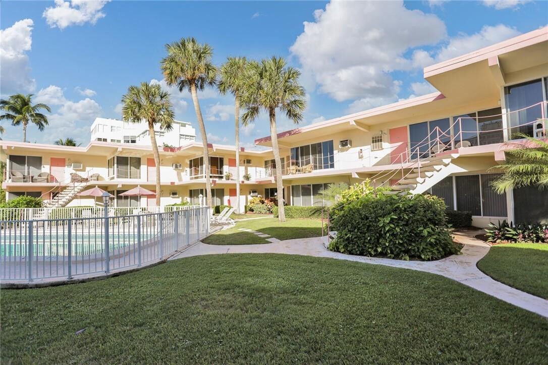 Property Photo:  2825 NE 33rd Avenue 207  FL 33308 