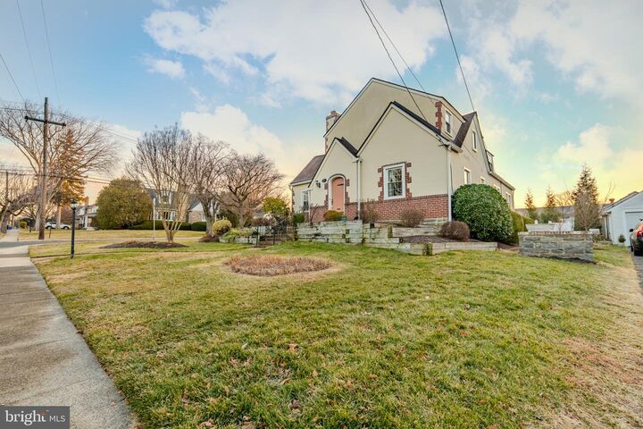 Property Photo:  101 W Hillcrest Avenue  PA 19083 