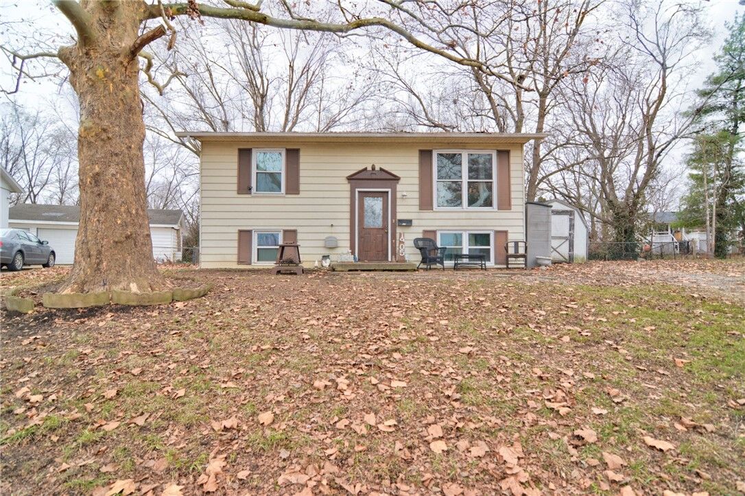 Property Photo:  1905 Queen Mary Court  IL 62526 