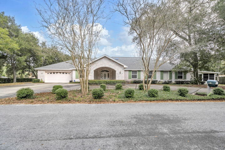 Property Photo:  1227 Twin Bay Drive  FL 32547 