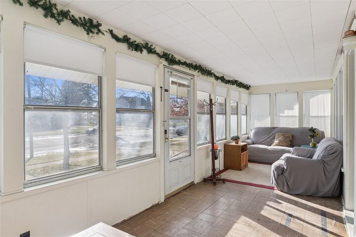 Property Photo:  407 2nd Street SE  IA 50247 