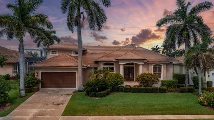 Property Photo:  20 Copperfield Court  FL 34145 