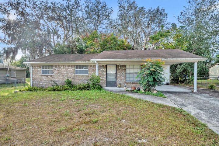 Property Photo:  330 Brooklyn Avenue  FL 32763 