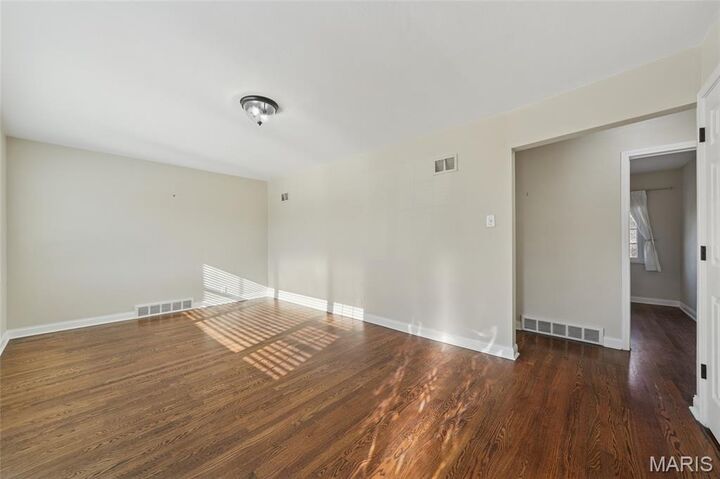 Property Photo: 7625 General Sheridan Lane MO 63123