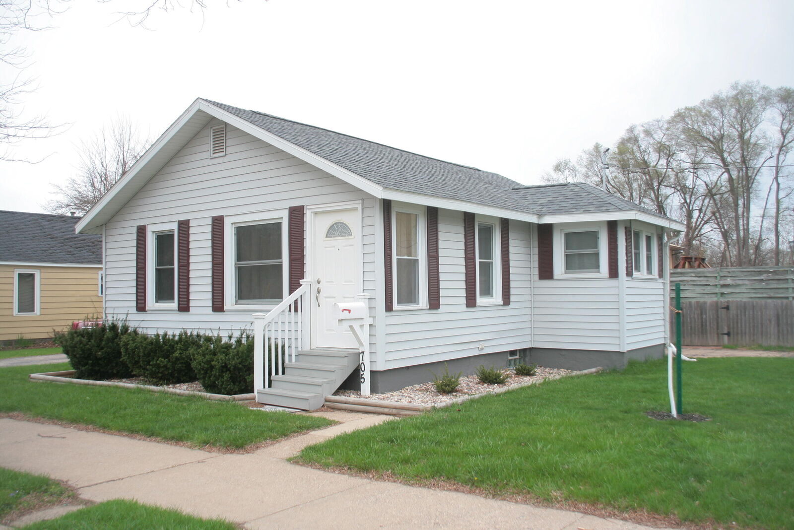 Property Photo:  705 Livingston St  WI 54603 