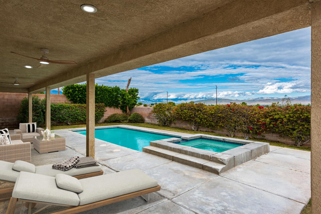 Property Photo:  74140 Scholar Lane E  CA 92211 