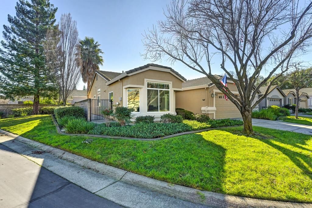 Property Photo:  469 Facet Place  CA 95630 