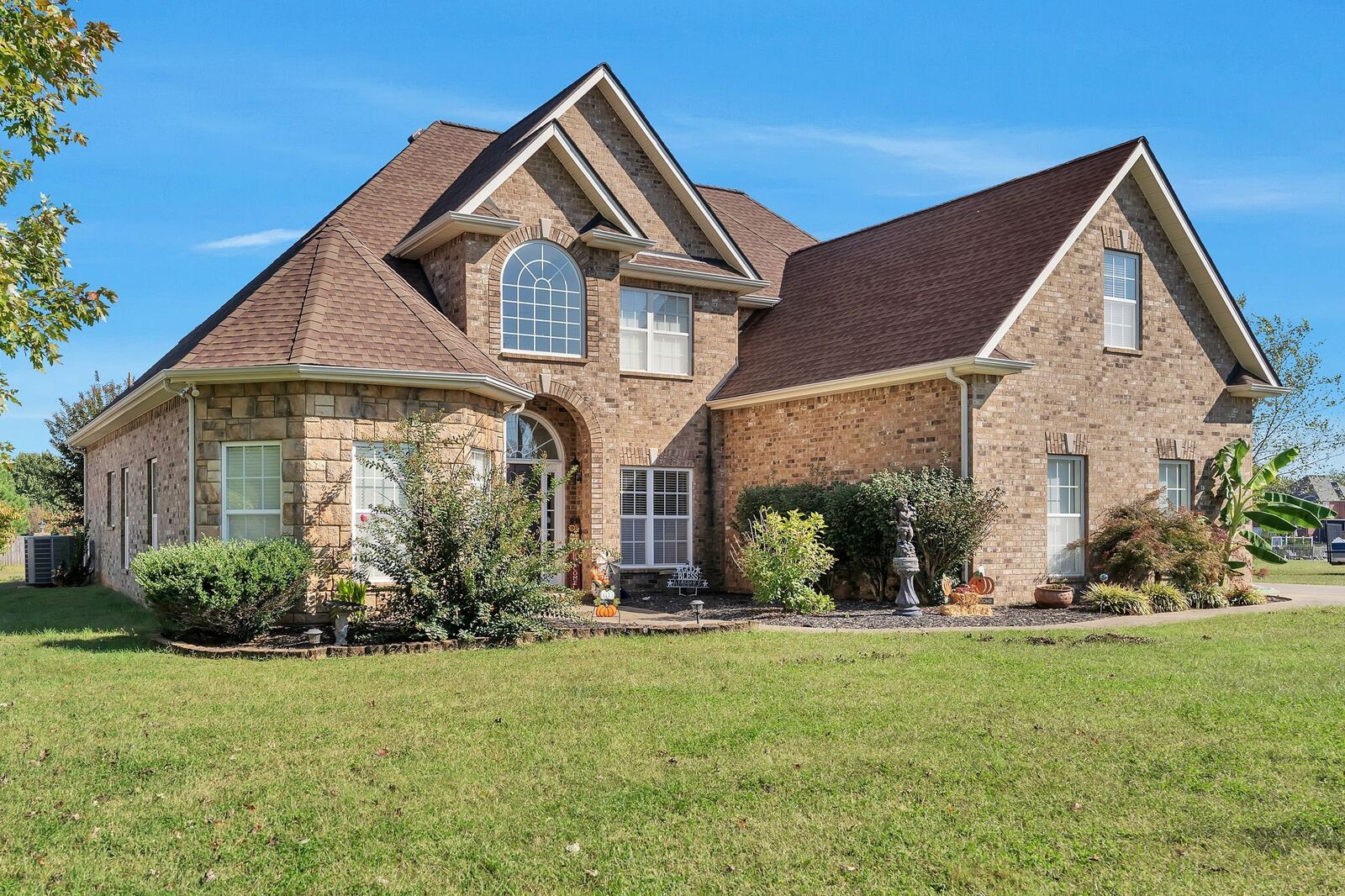 Property Photo:  205 Apricot Ln  TN 37129 