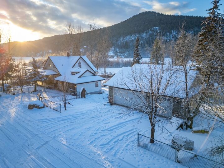 Property Photo: 3060 Maquinna Road BC V0E 3E1