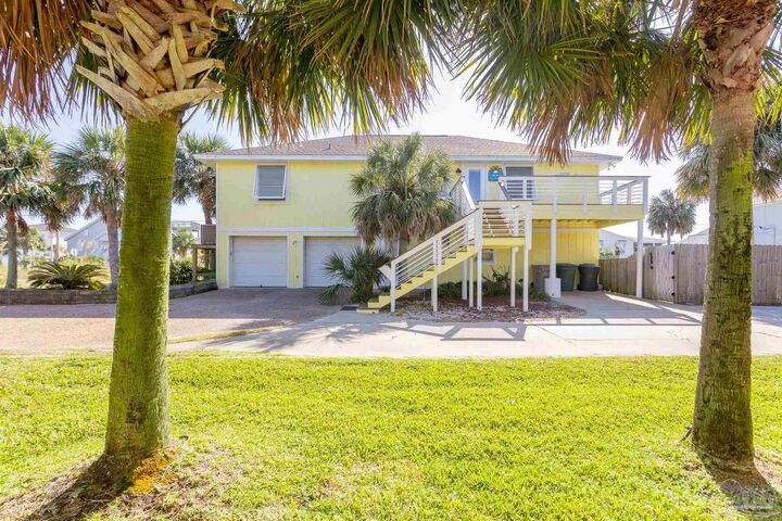 Property Photo:  1015 Maldonado Dr  FL 32561 