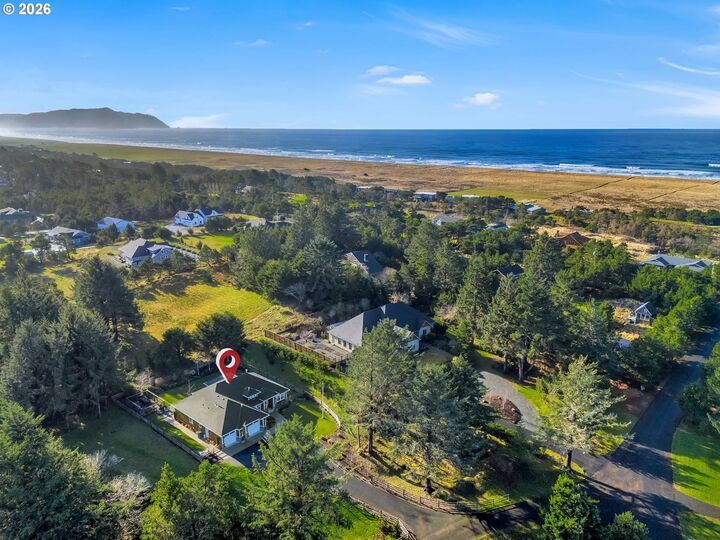 Property Photo:  33294 Neacoxie Ln  OR 97146 