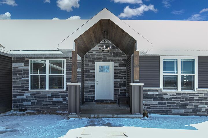 Property Photo:  2911 E Aquamarine Avenue  WI 54913 