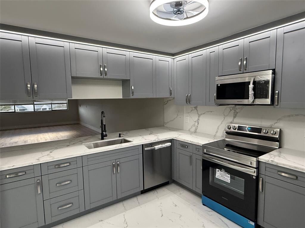 Property Photo:  8020 Hampton 506  FL 33068 